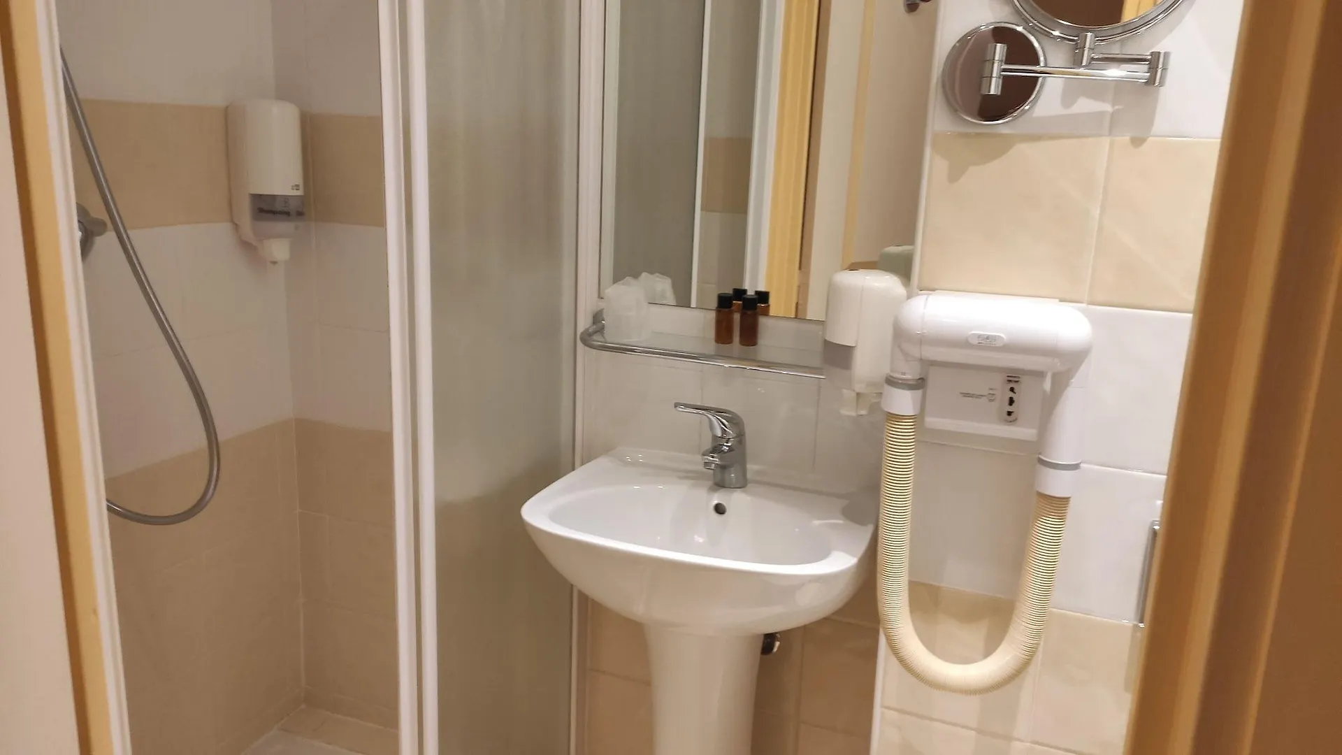 Residence Share Inn Nice 3*,